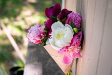 Load image into Gallery viewer, Peony Party Subscription