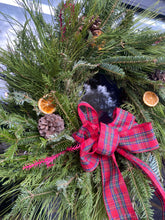 Load image into Gallery viewer, Evergreen Wreaths