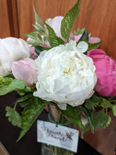 Load image into Gallery viewer, Peony Party Subscription
