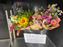 Load image into Gallery viewer, Pick Your Week: Full Season Bouquet Subscription