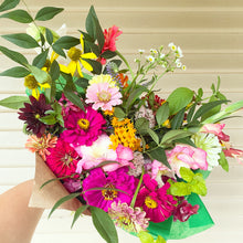 Load image into Gallery viewer, Pick Your Week: Full Season Bouquet Subscription
