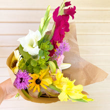 Load image into Gallery viewer, Pick Your Week: Full Season Bouquet Subscription