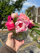Load image into Gallery viewer, Mother&#39;s Day Flowers
