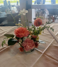 Load image into Gallery viewer, Pin Frog Arrangement

