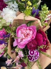 Load image into Gallery viewer, Large Wrapped Bouquet
