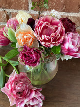 Load image into Gallery viewer, Tulip Mania Bouquet Subscription (4 Consecutive Weeks of Tulips)
