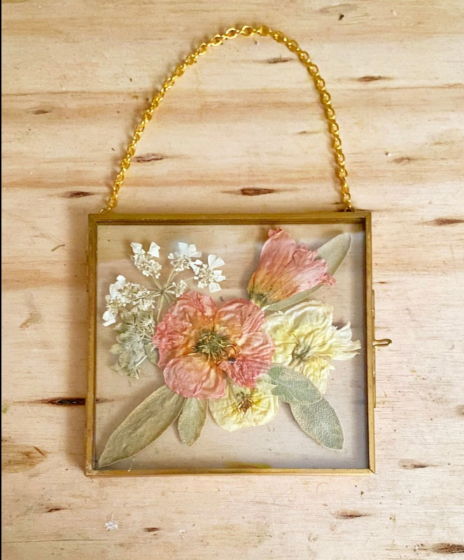 Pressed Flower Bouquet - Boutonniere Gold Frame